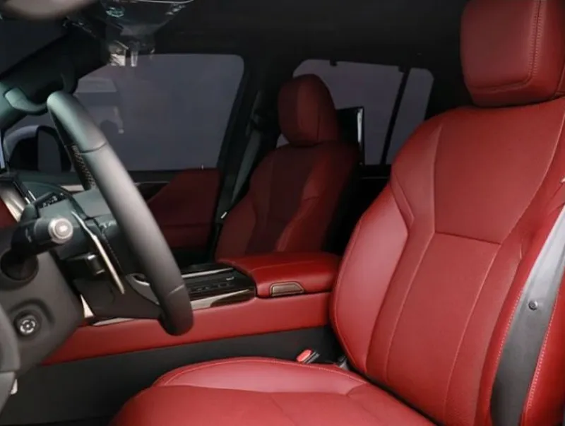 2025 Lexus LX 700 in Dubai