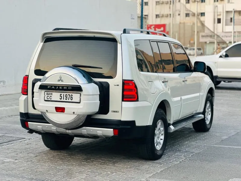 2008 ميتسوبيشي باجيرو in Dubai