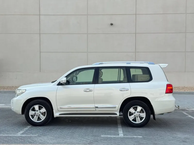 2015 Toyota Land Cruiser in Dubai
