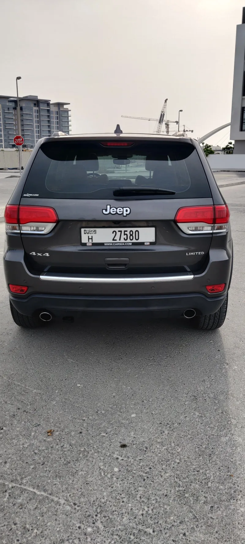 2017 جييب جراند شيروكي in Dubai