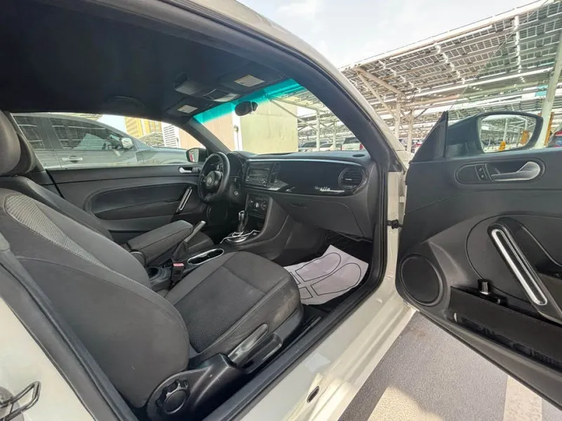 2015 Volkswagen Beetle in Dubai