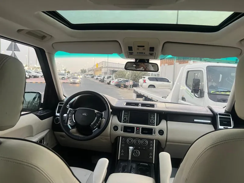 2011 لاند روفر رينج روفر in Dubai