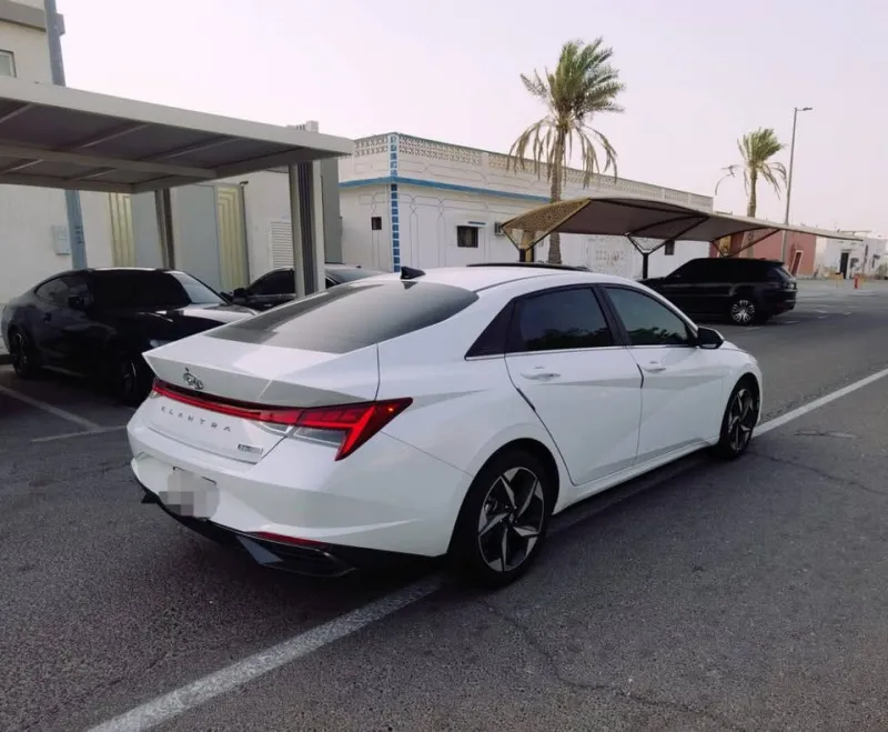 2022 Hyundai Elentra in Dubai