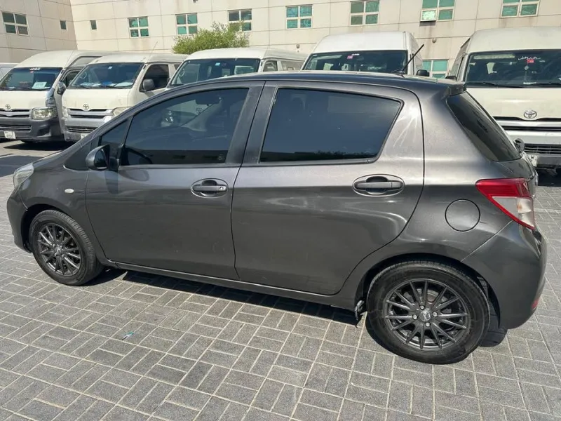 2012 تويوتا ياريس in Dubai