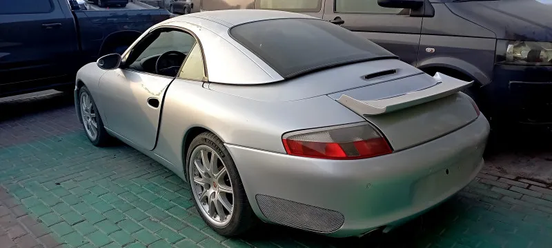 2000 Porsche 911 Carrera in Dubai