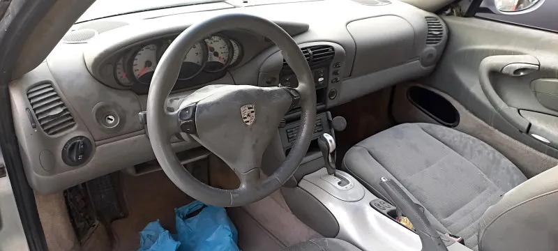 2000 Porsche 911 Carrera in Dubai