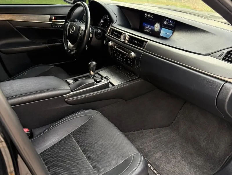 2015 Lexus GS in Dubai
