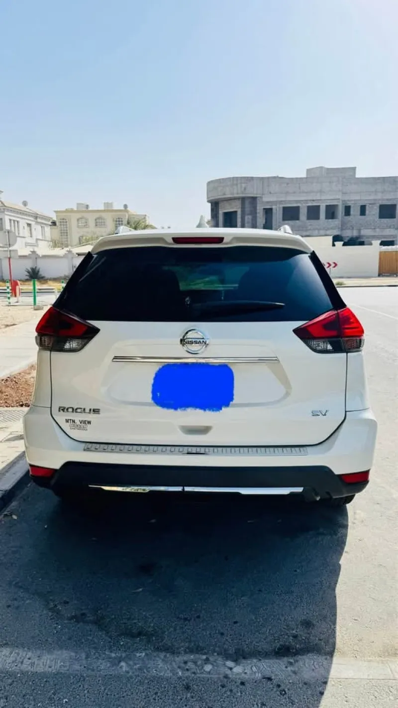 2017 نيسان روج in Dubai