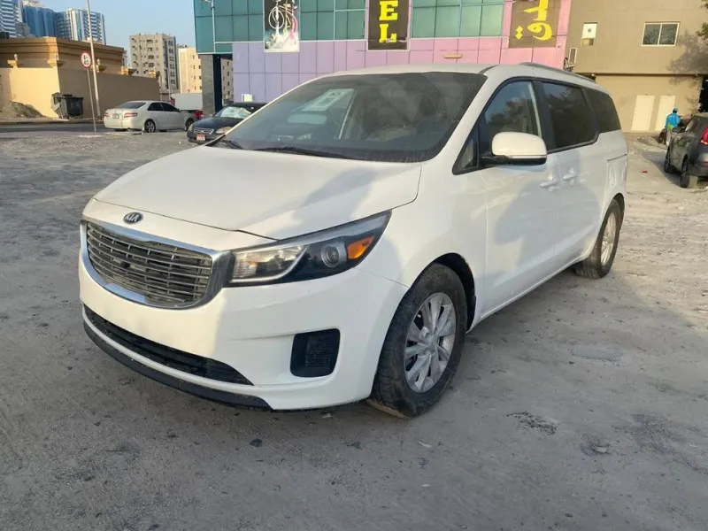 2015 Kia Sedona in Dubai