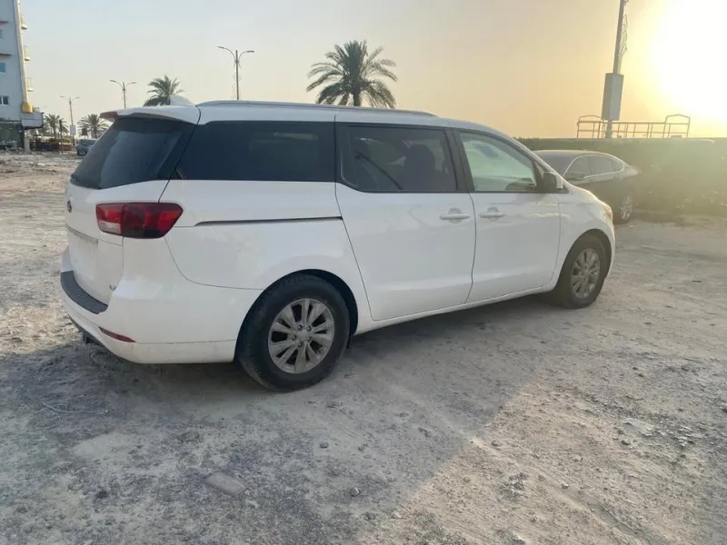2015 Kia Sedona in Dubai