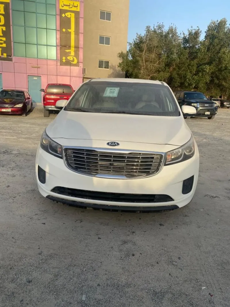 2015 Kia Sedona in Dubai