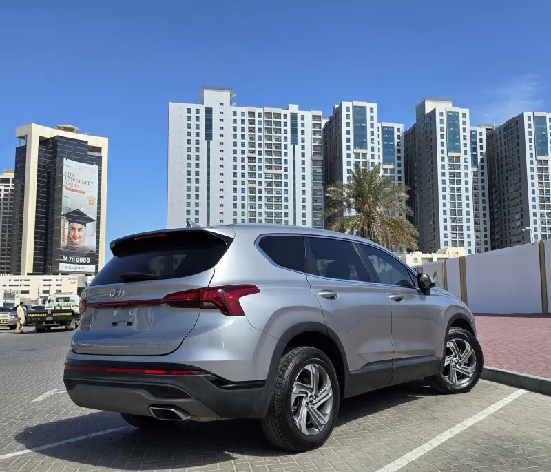 2021 هيونداي سانتا في in Dubai