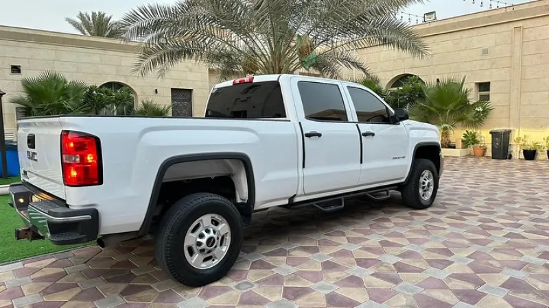 2017 GMC Sierra in Dubai