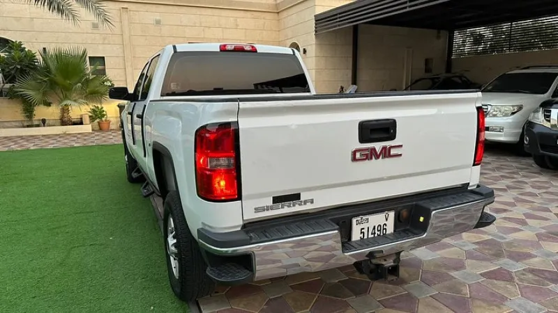 2017 GMC Sierra in Dubai