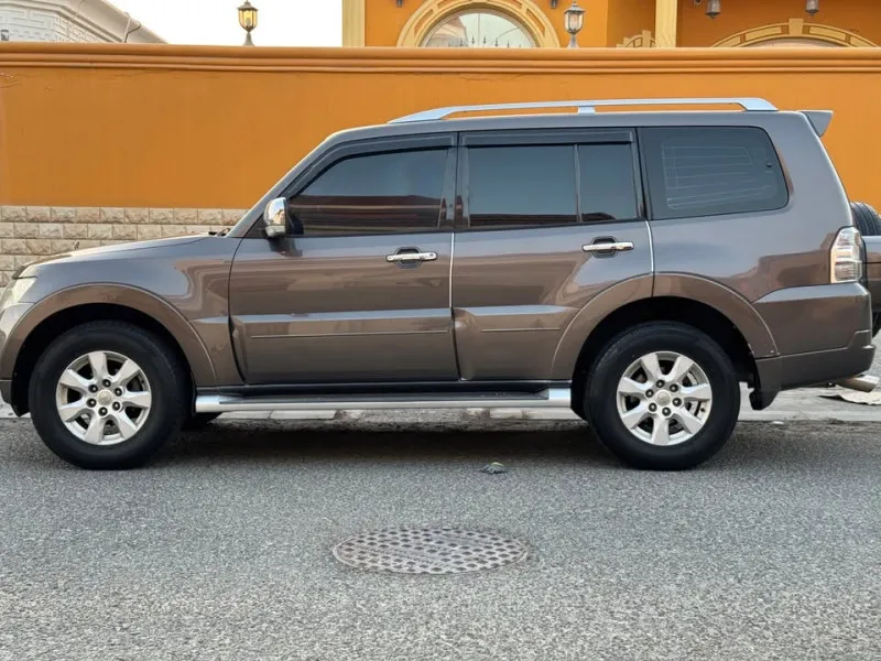 2011 Mitsubishi Pajero in Dubai