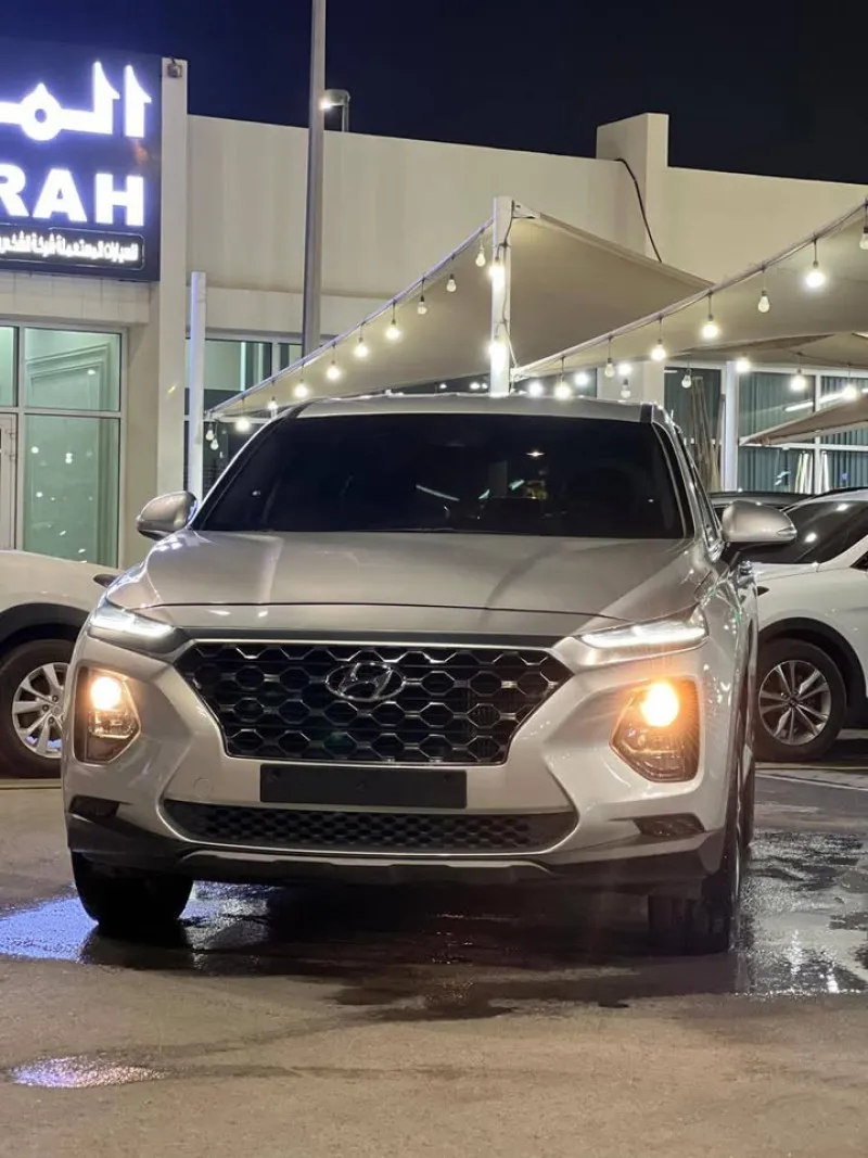 2020 هيونداي سانتا في in Dubai