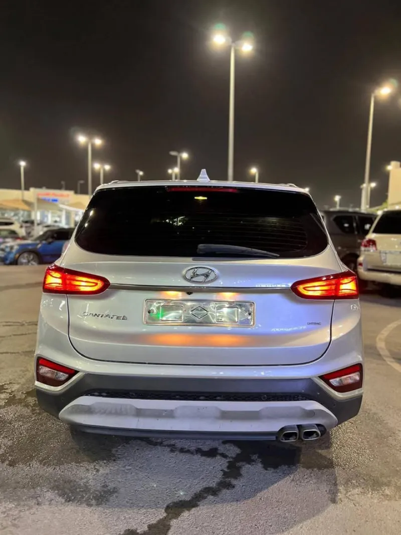 2020 هيونداي سانتا في in Dubai
