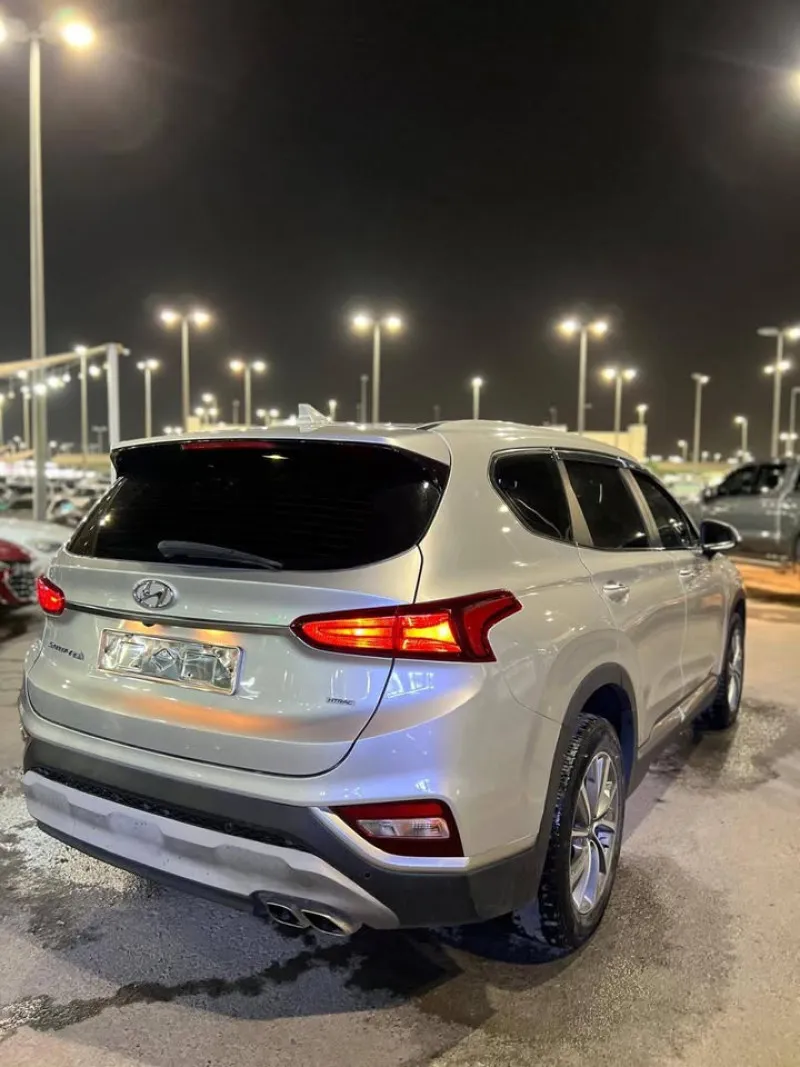2020 هيونداي سانتا في in Dubai