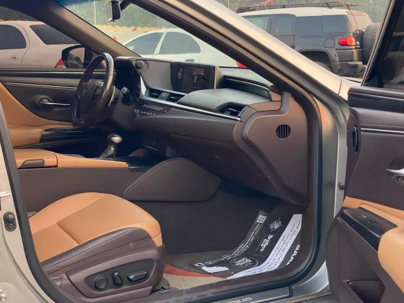 2019 لكزس ES - اي اس in Dubai
