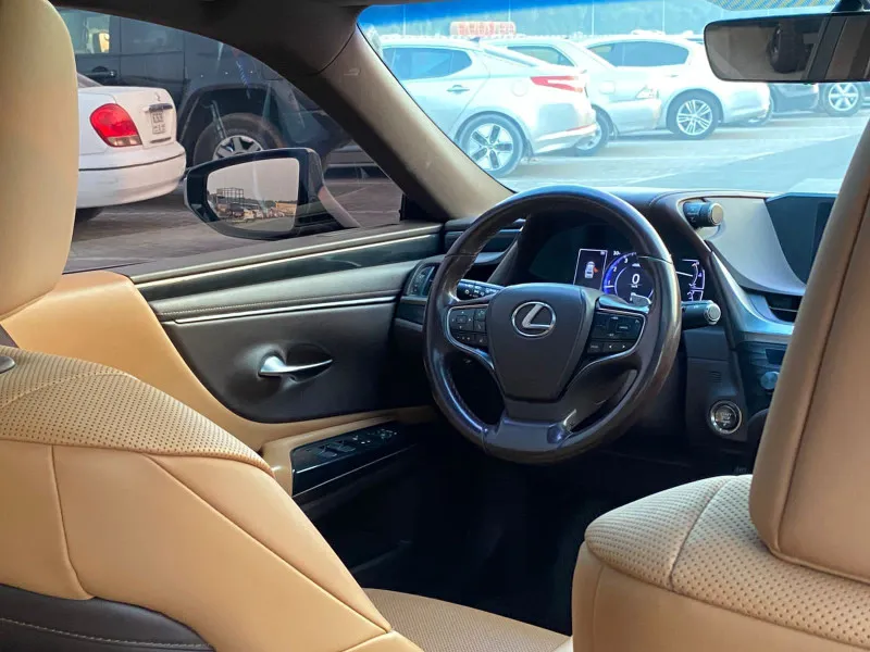 2019 لكزس ES - اي اس in Dubai