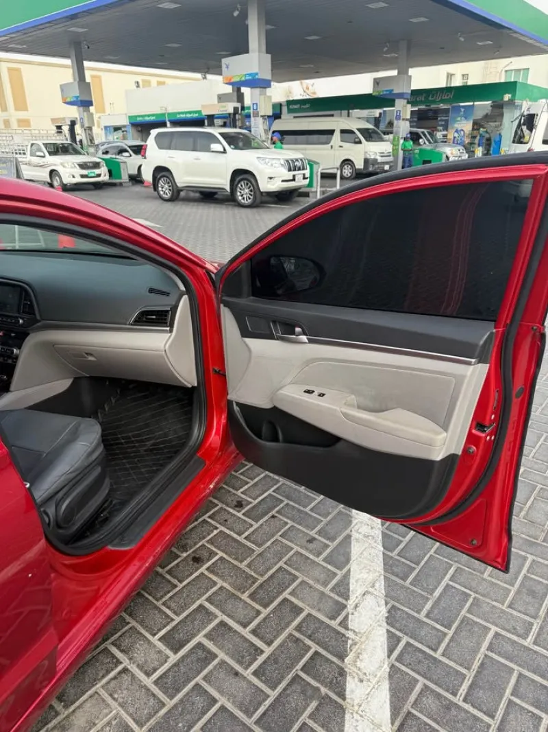 2020 Hyundai Elentra in Dubai