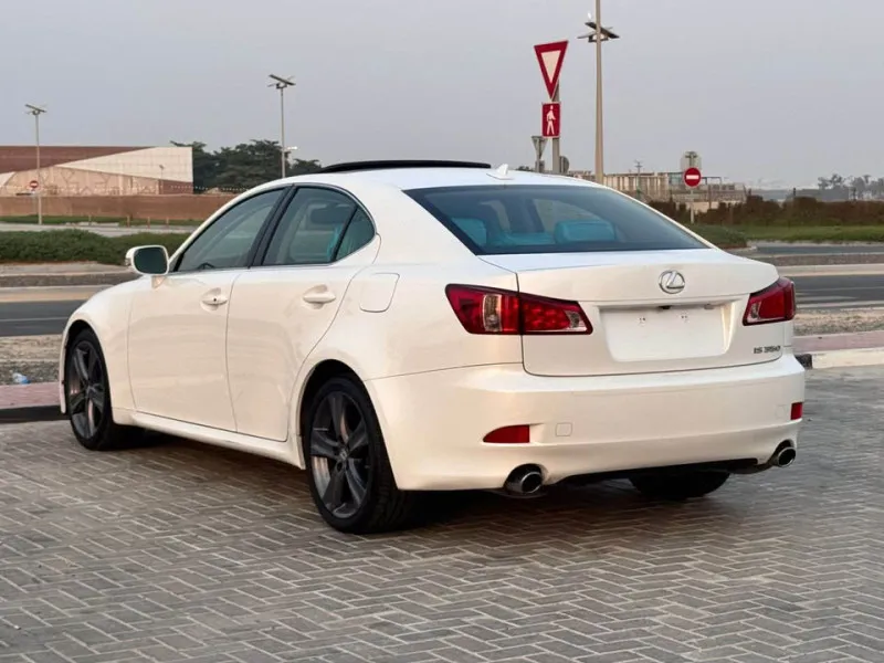 2011 لكزس أي أس ٣٥٠ in Dubai