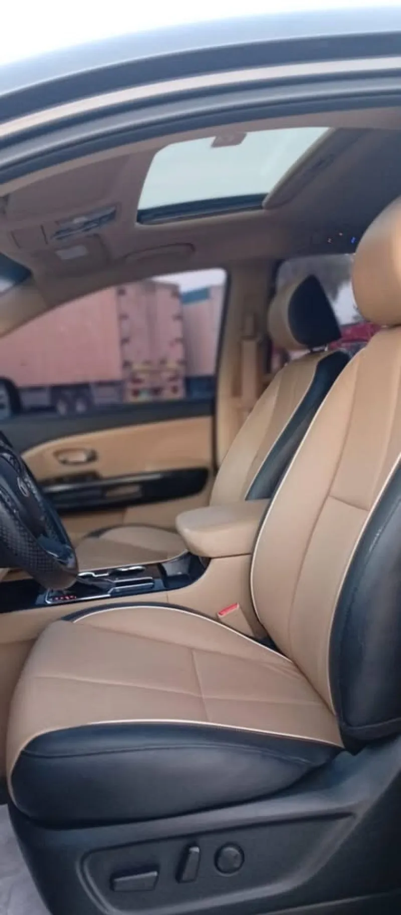 2019 Kia Carnival in Dubai