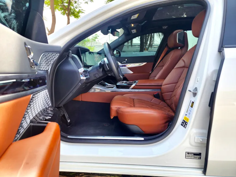 2023 BMW 7-Series in Dubai