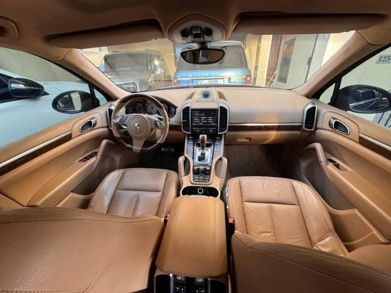 2012 Porsche Cayenne in Dubai