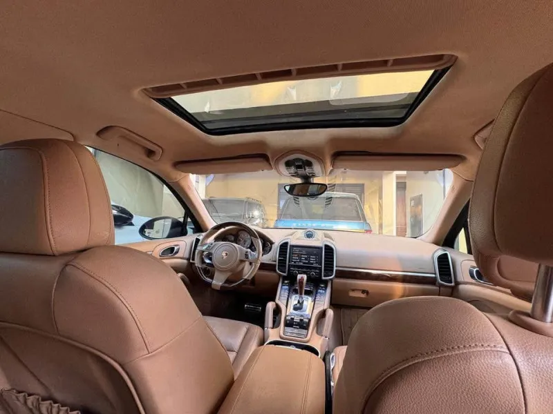 2012 Porsche Cayenne in Dubai