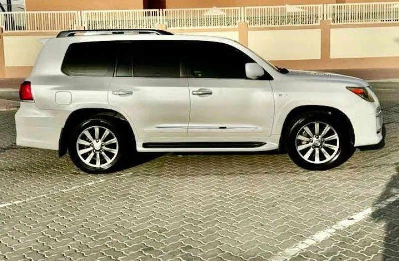 2011 لكزس أل أكس ٥٧٠ in Dubai
