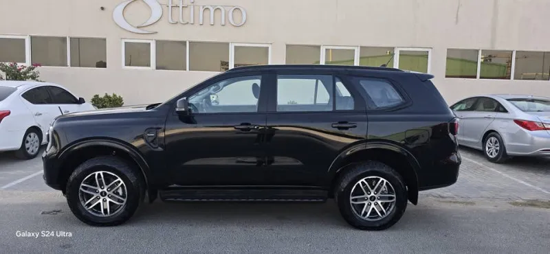 2024 Ford Everest in Dubai