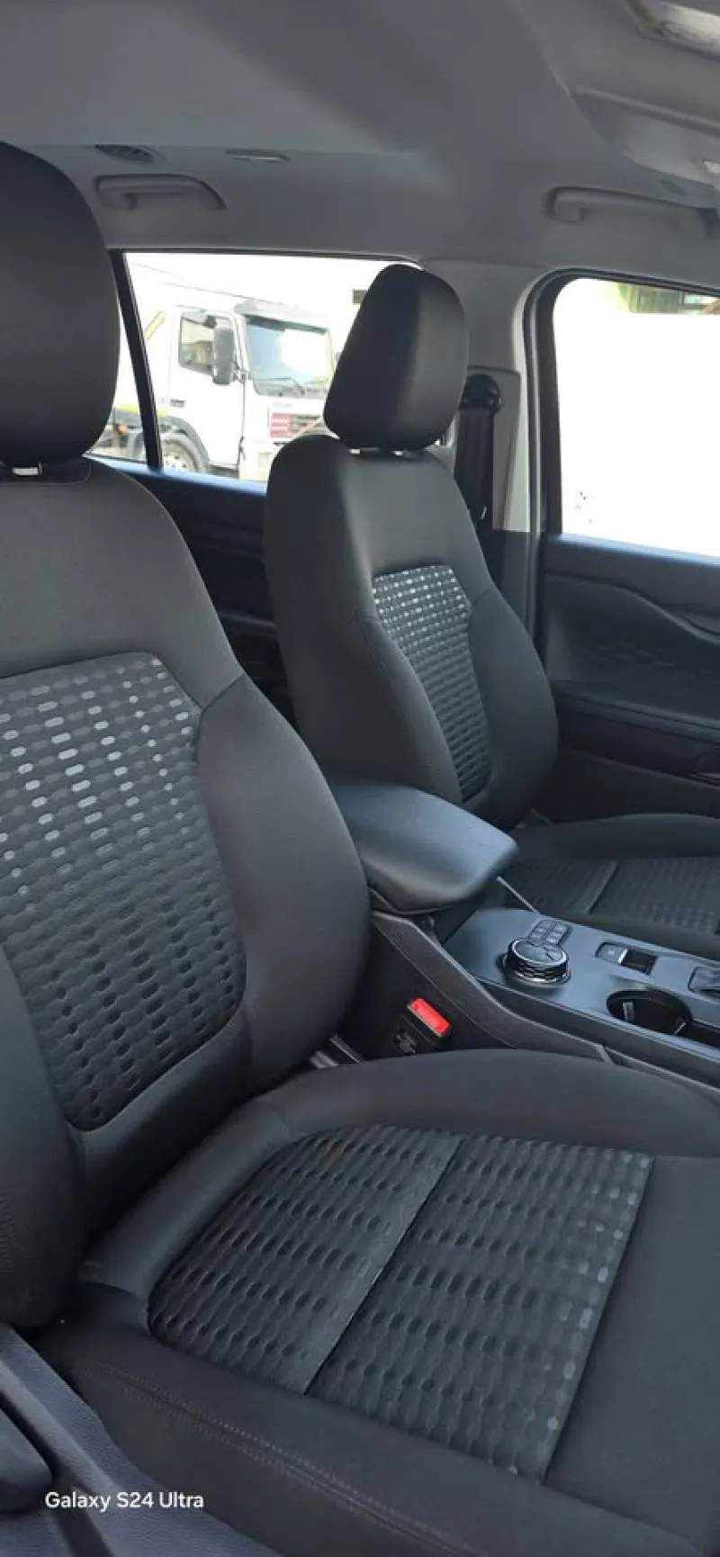 2024 Ford Everest in Dubai