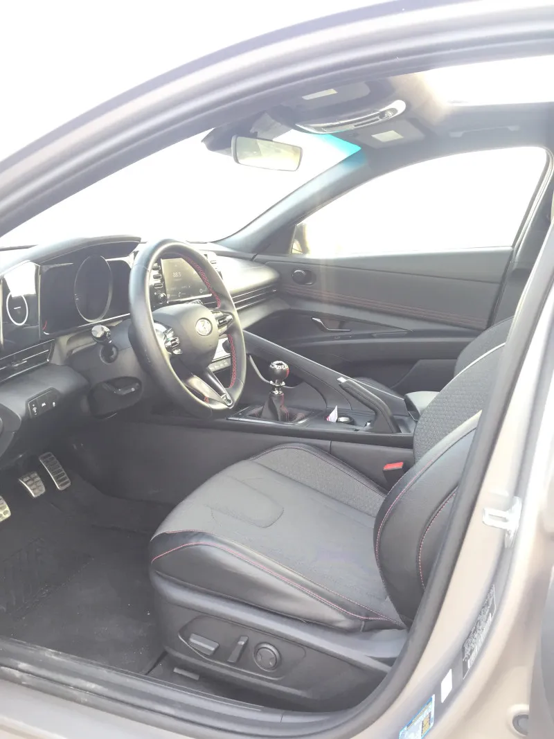 2021 Hyundai Elentra in Dubai