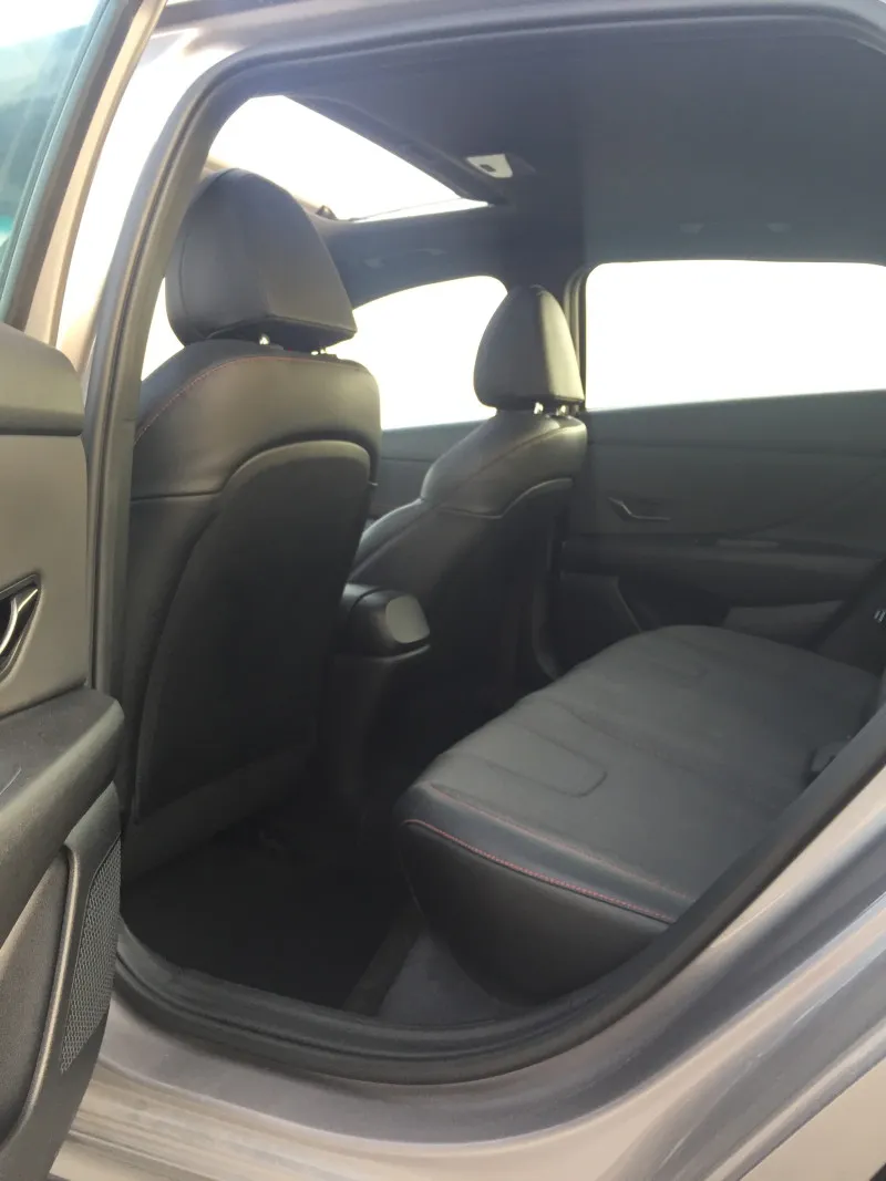 2021 Hyundai Elentra in Dubai