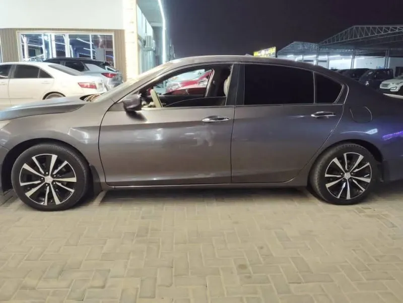 2016 هوندا أكورد in Dubai