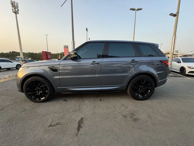 2019 Land Rover Range Rover Sport in Dubai