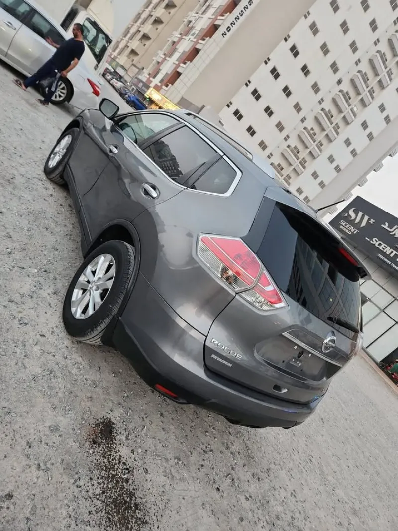 2015 نيسان روج in Dubai