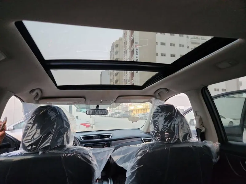 2015 نيسان روج in Dubai