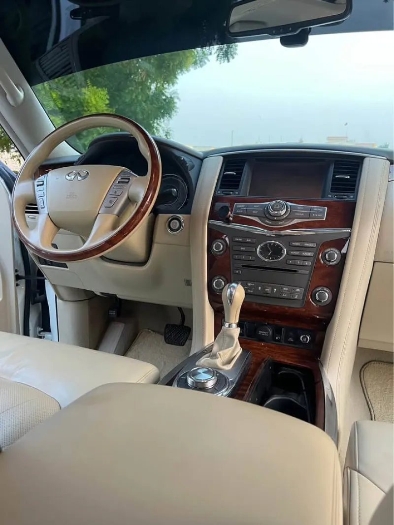 2016 Infiniti QX80 in Dubai