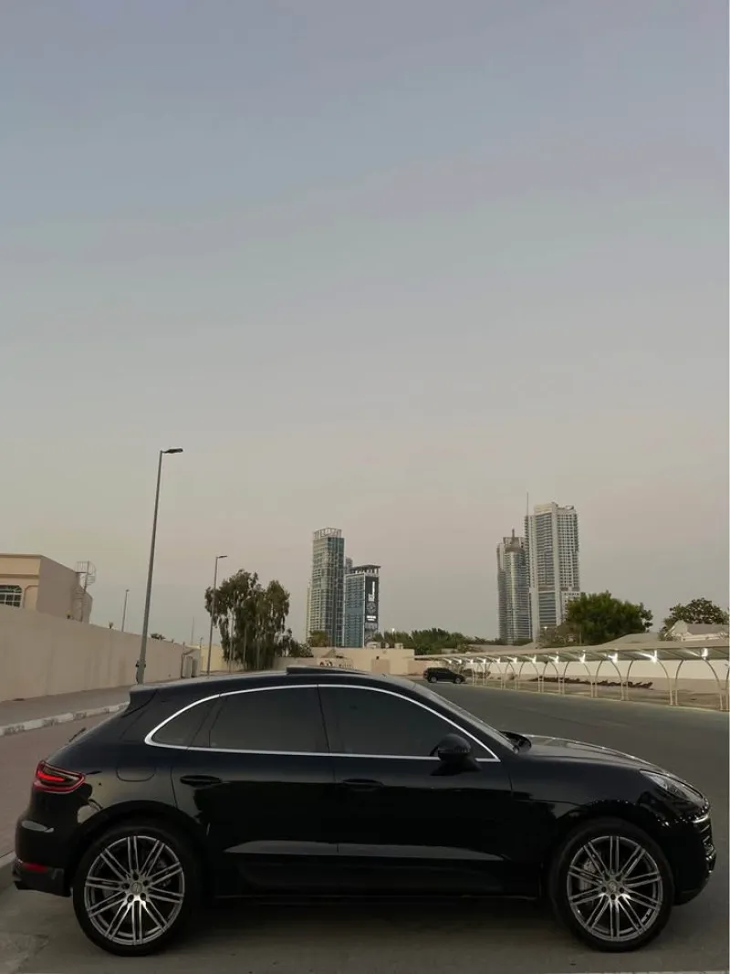 2015 Porsche Macan in Dubai
