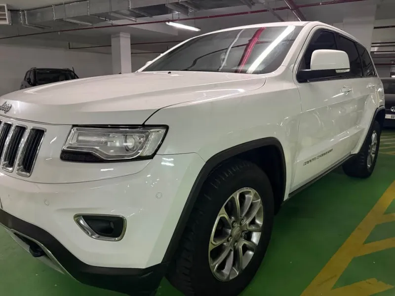 2015 Jeep Grand Cherokee in Dubai
