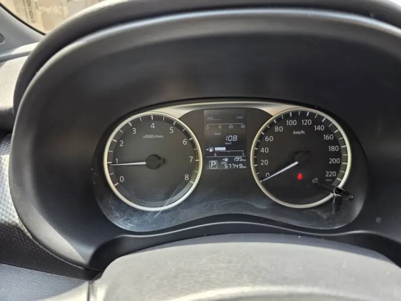 2020 نيسان كيكس in Dubai