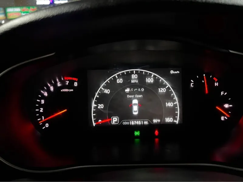 2014 كيا كادنزا in Dubai