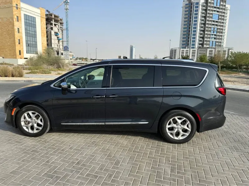 2020 كرايسلر باسفيكا in Dubai