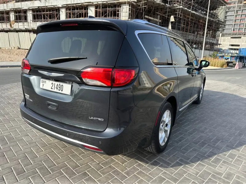 2020 كرايسلر باسفيكا in Dubai