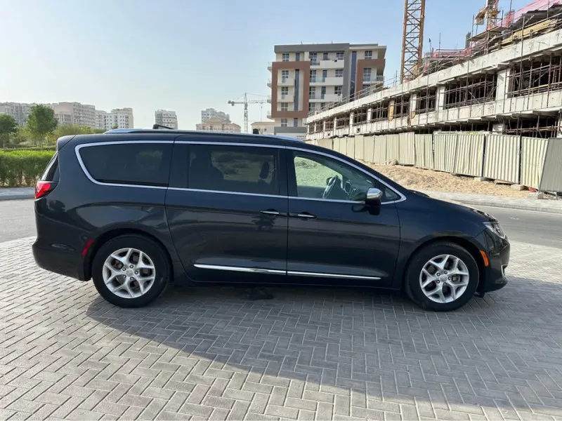 2020 كرايسلر باسفيكا in Dubai