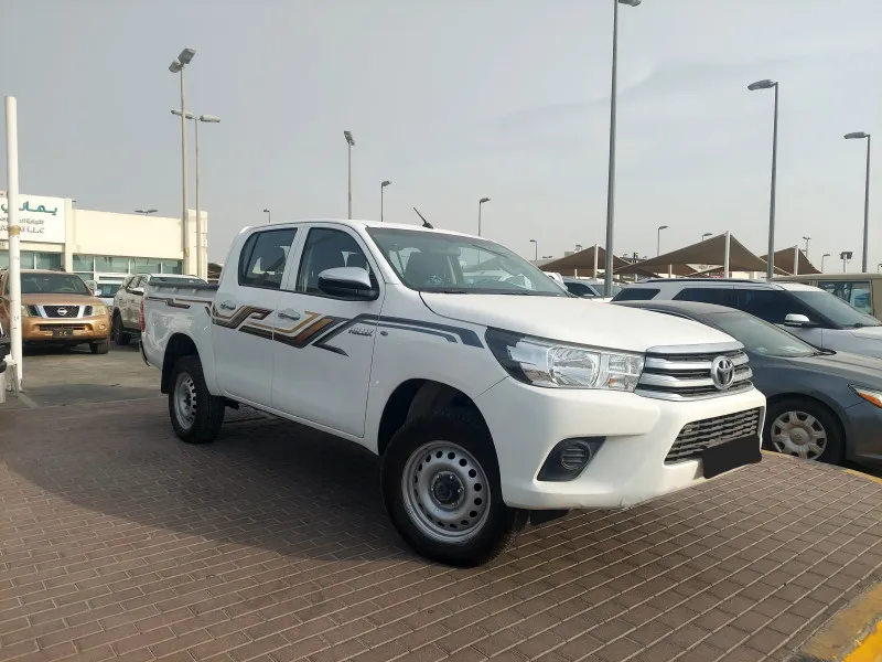 2021 تويوتا هايلوكس in Dubai