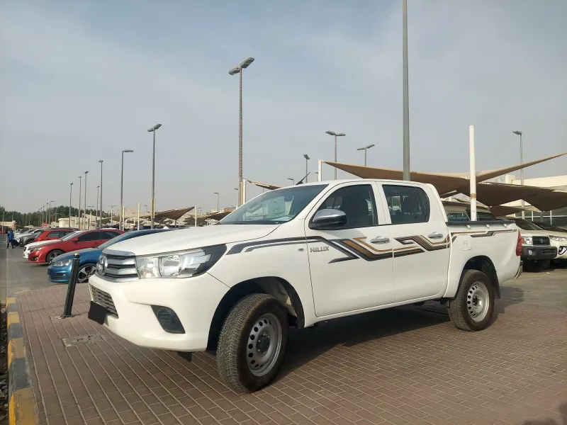 2021 تويوتا هايلوكس in Dubai