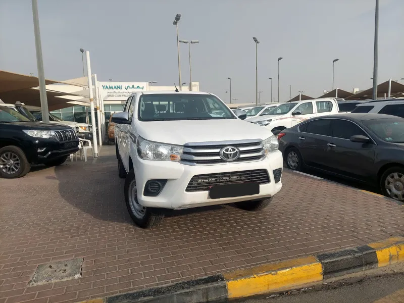 2021 تويوتا هايلوكس in Dubai